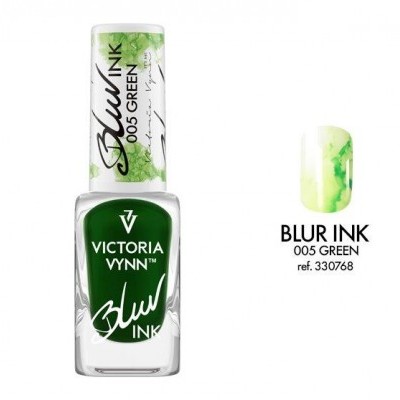 Esmalte de unhas Victoria Vynn verde Blur Ink 005 Green em frasco com amostra da cor