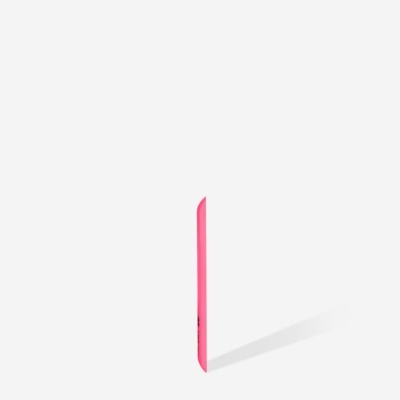 Telefone móvel com capa rosa num fundo branco