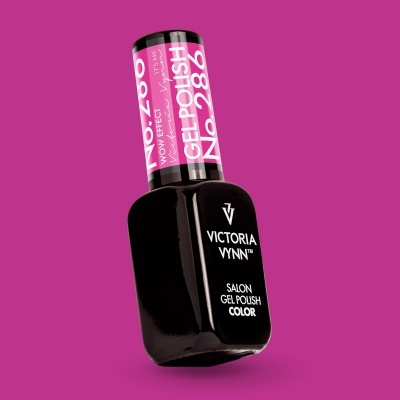 Esmalte em gel preto Victoria Vynn com etiqueta rosa
