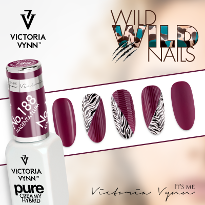 Verniz de unhas Victoria Vynn nº188 Magenta Plum com unhas decoradas em padrões magenta e zebra