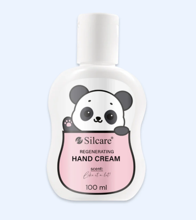 Frasco branco de creme para mãos com imagem de panda e texto Silcare Hand Cream 100 ml