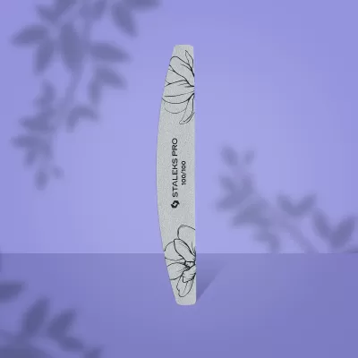 Lima de unhas curva Staleks Pro 100/100 com padrão floral em fundo cinza