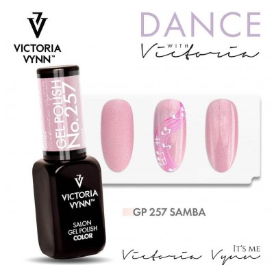 Verniz gel rosa Victoria Vynn GP 257 SAMBA com unhas decoradas