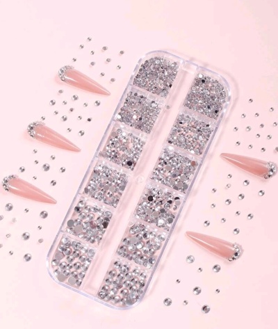 Conjunto de strass para unhas em caixa plástica e unhas postiças rosa claro com strass