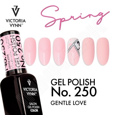 Verniz gel rosa claro Victoria Vynn No. 250 Gentle Love com unhas decoradas e texto Spring