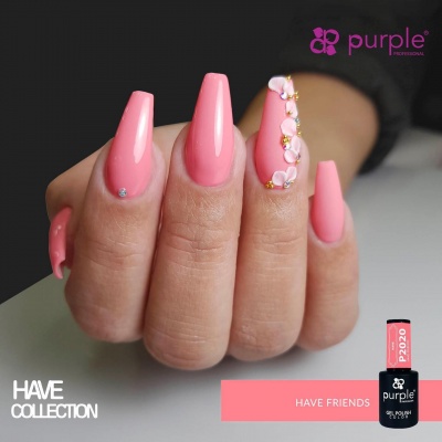 Unhas compridas rosa com decoração floral 3D e embalagem de verniz gel