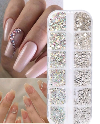 Unhas postiças rosa claro com strass e caixa organizadora com pedras brilhantes