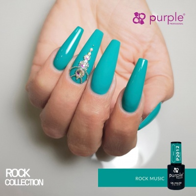 Unha verde água fosca com decoração de cristais da Purple Professional