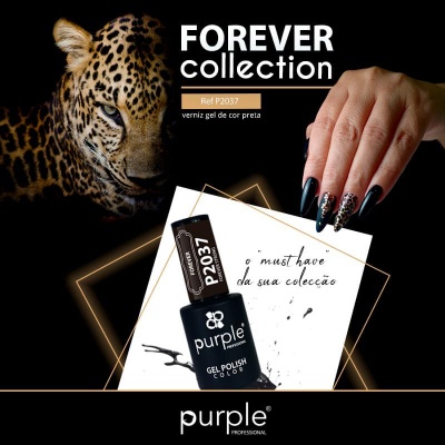 Verniz gel preto Purple Professional com unhas decoradas e jaguar ao fundo