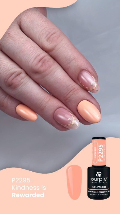 Unhas decoradas com verniz gel pêssego e nude com detalhes dourados e frasco de verniz gel preto