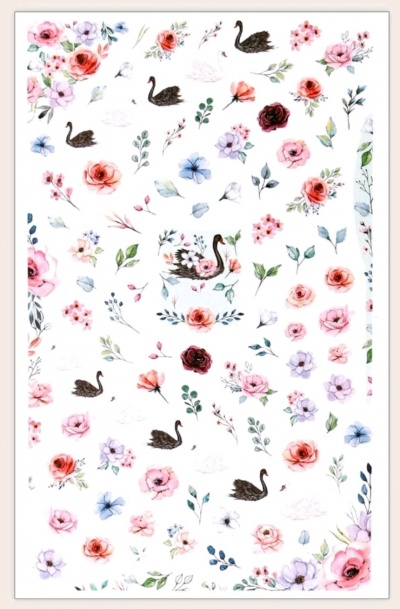 Estampado de cisnes pretos e flores coloridas em fundo branco