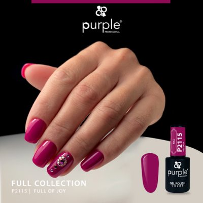 Mão com unhas pintadas de verniz gel vinho roxo e frasco de verniz purple Professional P2115