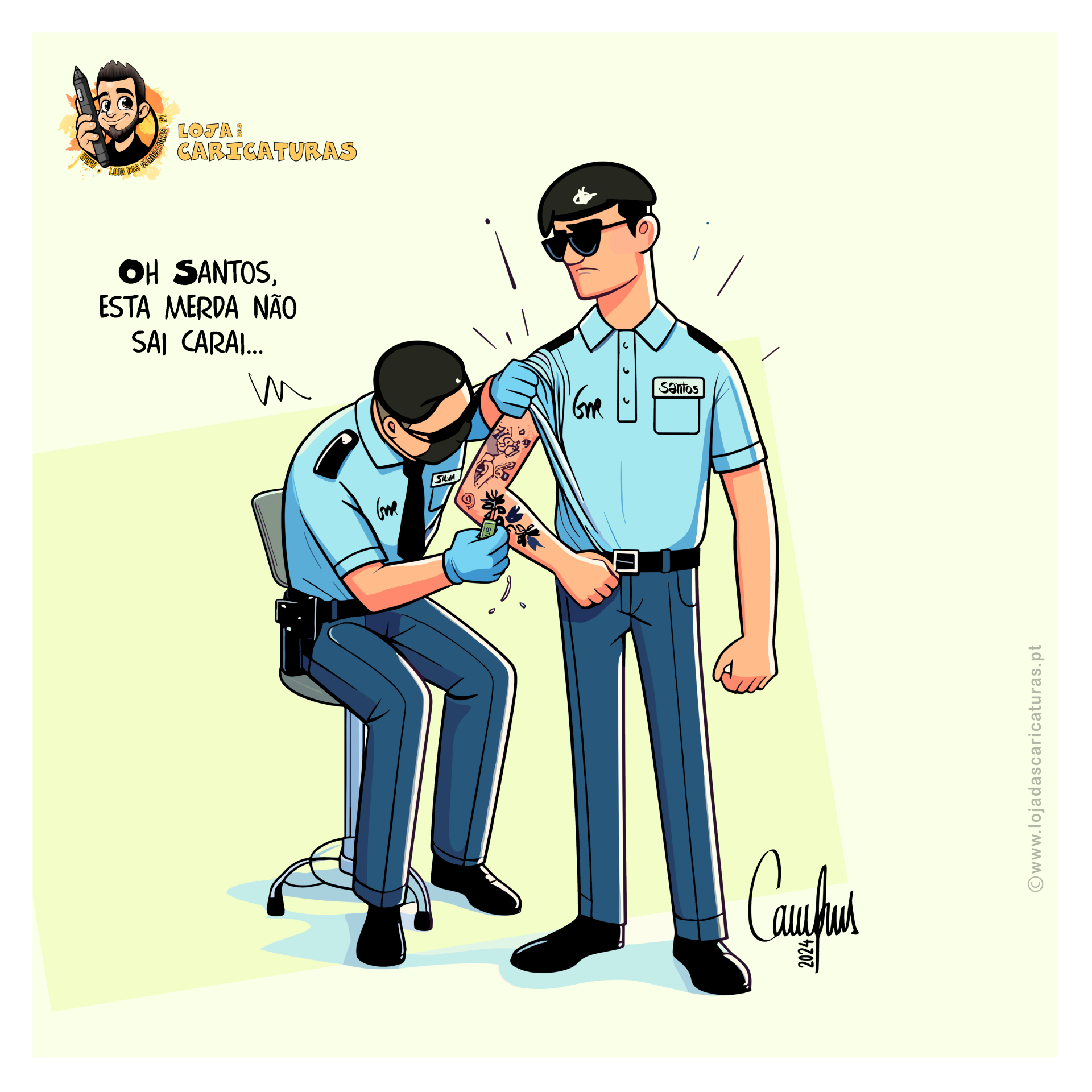 Ilustração cartoon de dois polícias portugueses, um a tatuar o outro no antebraço.
