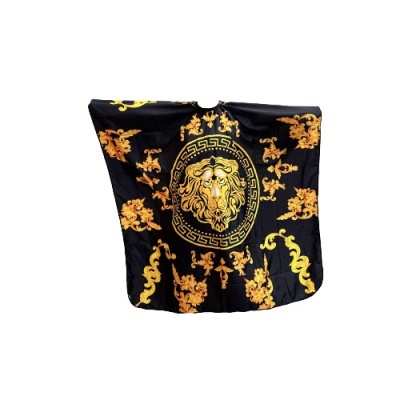 Cachecol preto com padrão dourado e leão estilizado no centro.