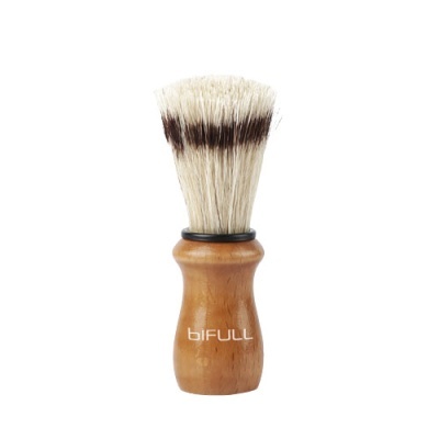 Pincel de barbear com cabo de madeira e cerdas naturais