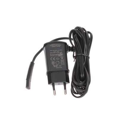 Carregador preto com ficha europeia e cabo enrolado