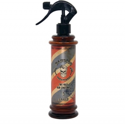 Frasco de condicionador capilar com pulverizador e rótulo colorido