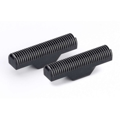 Duas lâminas de recorte pretas para aparador de barba ou cabelo sobre fundo branco.