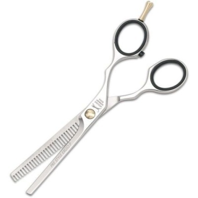 Tesoura de corte de cabelo em aço inox com pega preta.