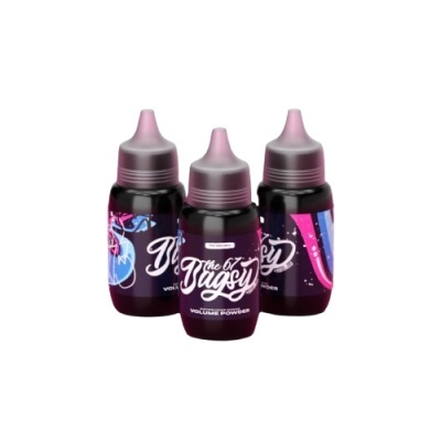 Três frascos pequenos de volume pó com tampa rosa e etiquetas coloridas