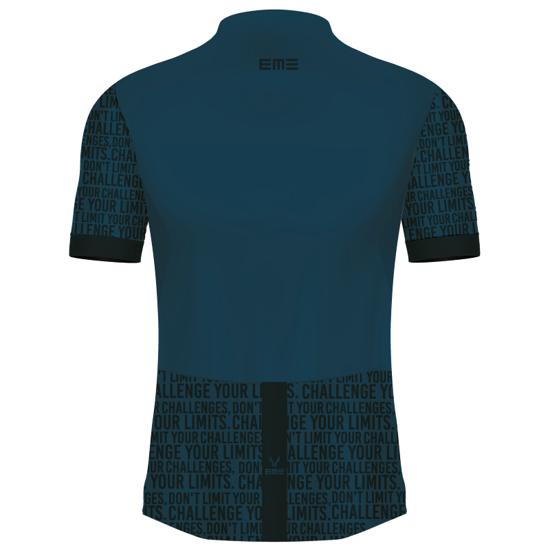 Jersey Ciclismo Challenge your Limits Azul Camisola de ciclismo azul escura com texto em preto nas mangas e parte inferior.