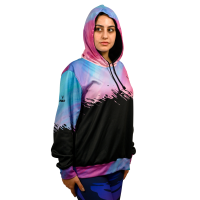 Sweatshirt com capuz cor-de-rosa, azul e preto com padrão abstrato e logotipo na manga