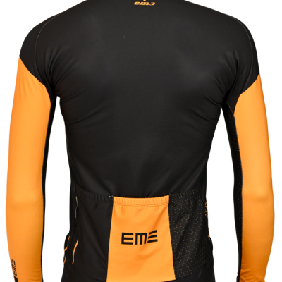 Camisola de ciclismo preta e laranja, vista de costas, com bolso traseiro e logo EME