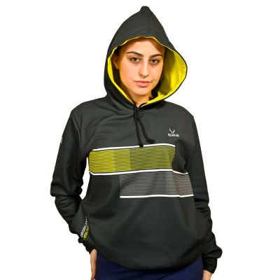 Sweatshirt preta com capuz amarelo interior e padrões de linhas na frente