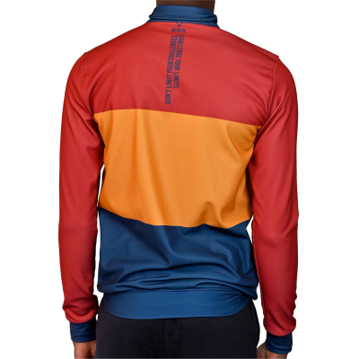 Casaco desportivo em blocos de cor com texto nas costas