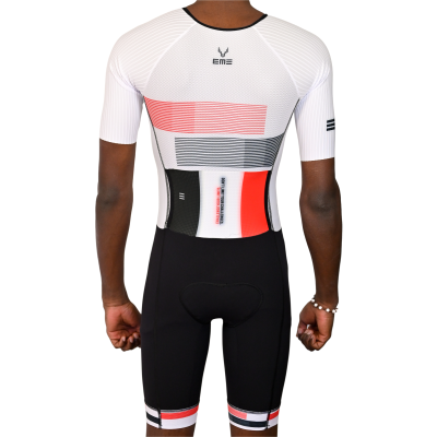 Macacão de ciclismo branco, preto, laranja e cinza visto de costas