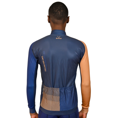 Camisola de ciclismo azul e cor de salmão vista de trás