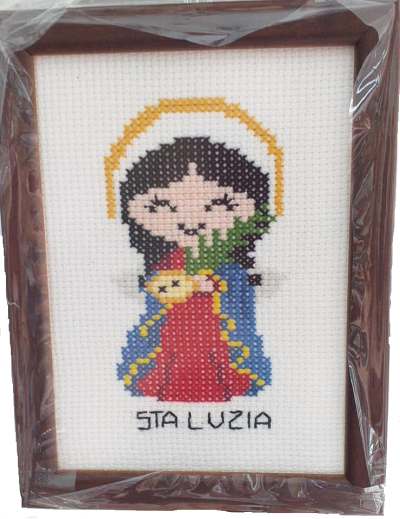 Quadro de ponto cruz de Santa Luzia com moldura castanha