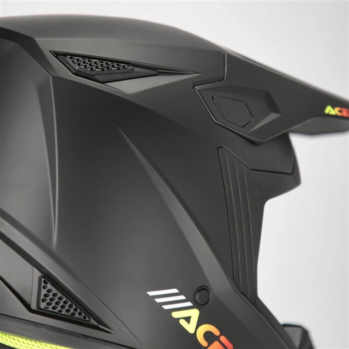 Capacete Acerbis Whoops Preto Capacete preto mate de motociclismo com texto colorido ACE