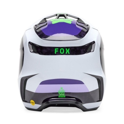 Capacete branco e roxo com texto FOX e símbolos na parte traseira