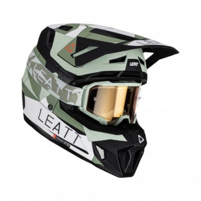 Capacete motocross integral verde, branco e preto com óculos de lentes douradas