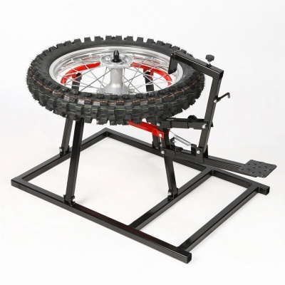 Suporte metálico para motocicleta com roda dianteira de pneu de terra