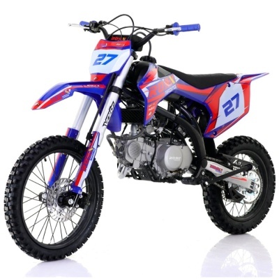 Motocross infantil azul, vermelho e branco com o número 27 em fundo branco