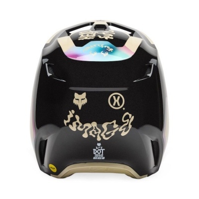 Capacete de motocross preto com detalhes dourados e logótipos