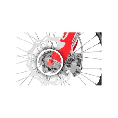 Sistema de travão de disco de bicicleta com disco metálico e cubo vermelho