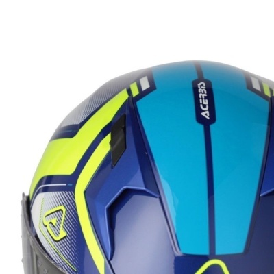 Capacete de motocicleta azul e amarelo neon com texto ACERB