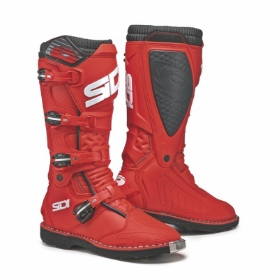 Botas de motocross vermelhas com fivelas e sola preta