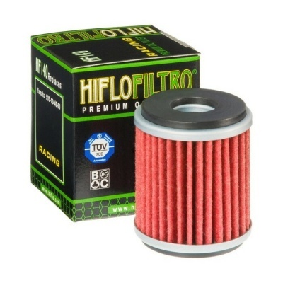 Filtro de óleo HIFLOFILTRO HF140 vermelho com embalagem preta e verde ao fundo