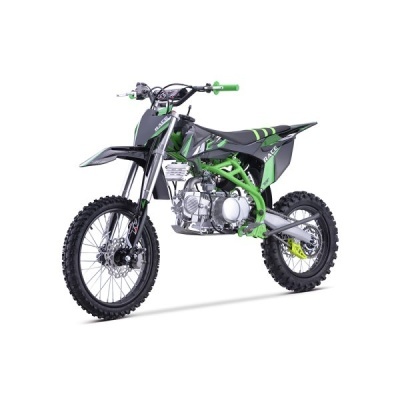 Moto dirt bike preta e verde com pneus off-road.