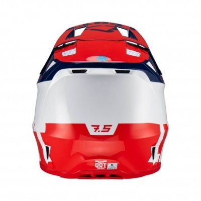 Capacete de motocross vermelho, branco e azul escuro com texto 7.5 e selo DOT SNELL