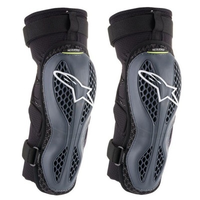 Par de joelheiras pretas com proteção ventilada cinza escuro e logotipo branco