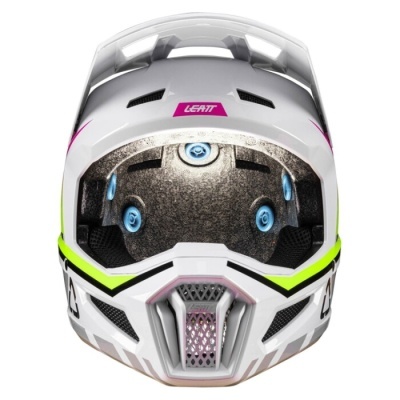 Capacete integral branco com detalhes rosa, verde fluorescente e texto LEATT