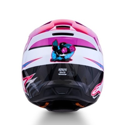 Capacete moto rosa branco preto com ilustração de pássaro e texto na traseira.