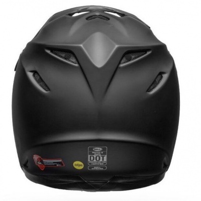 Capacete preto mate para motociclista visto de trás com etiquetas de certificação