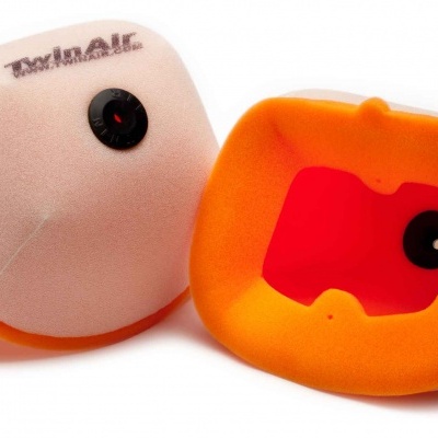 Filtro de ar em espuma laranja e bege com etiqueta Twin Air
