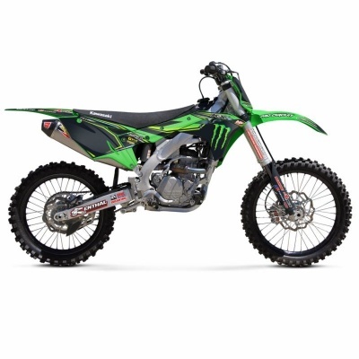 Motocross Kawasaki verde com autocolantes Monster Energy e suspensão vermelha